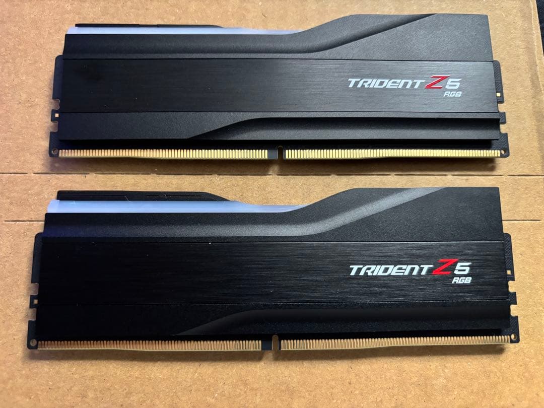 メモリー G.Skill Trident Z5 RGB DDR5 16GB 6000MHz