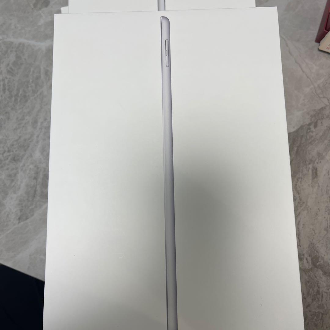 iPad (第7世代) 128GB Wi-Fi シルバー