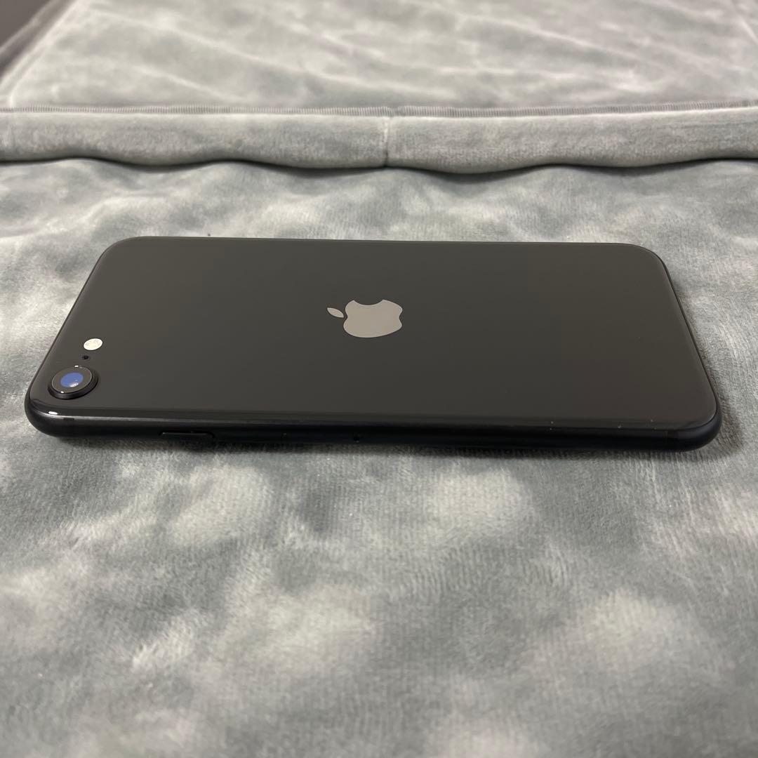iPhone SE (第2世代) ブラック バッテリー84%
