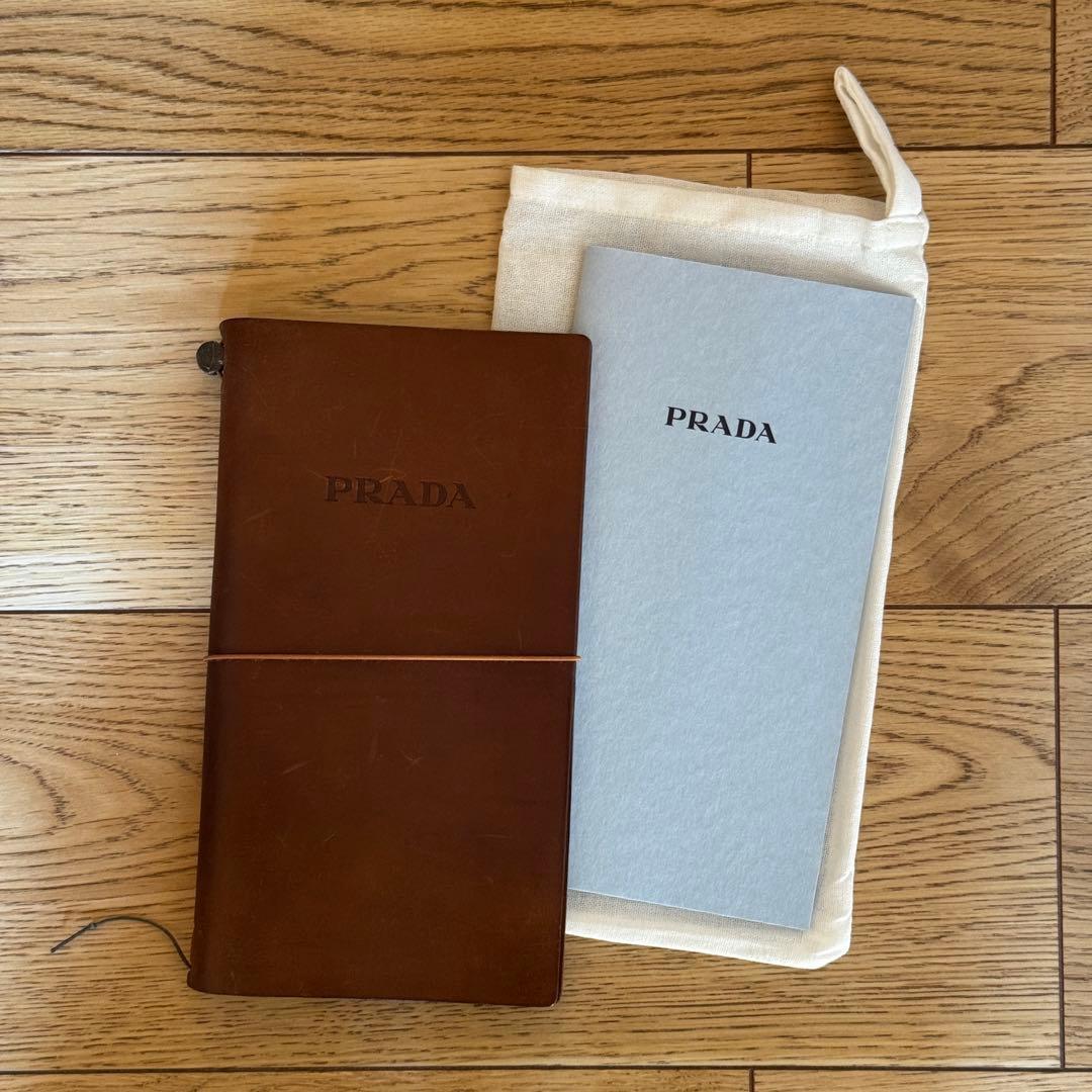 PRADA ブラウンレザー トラベラーズノート　プラダ