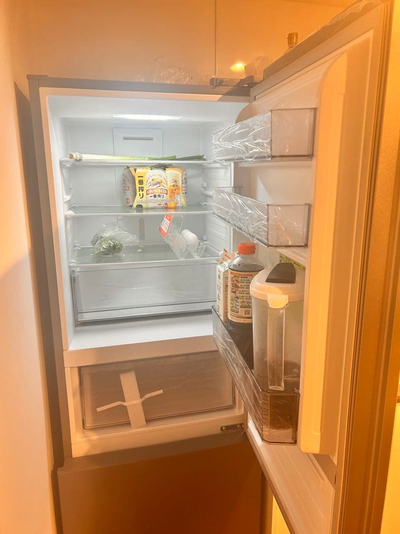 2025年製 COMFEE 237L冷蔵冷凍庫　自動霜取り