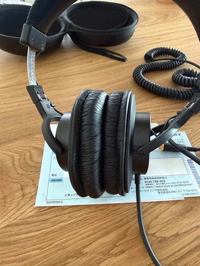 SONY MDR-7506 スタジオヘッドホン(別売ケース付き)