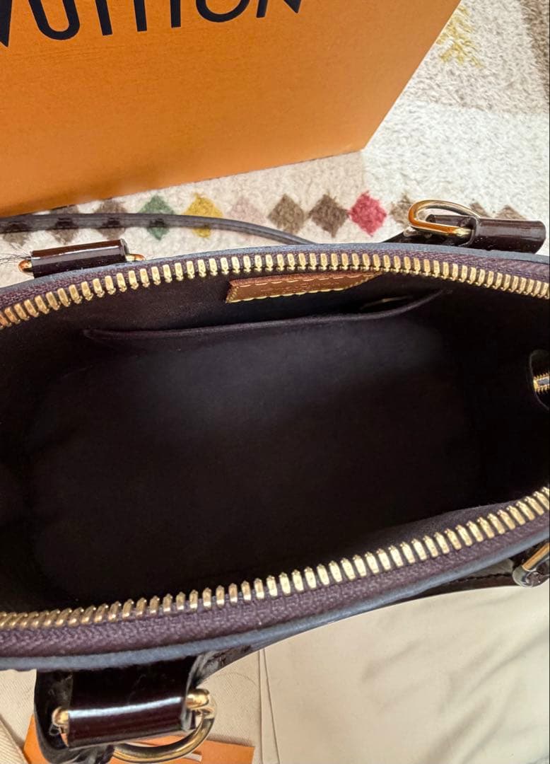 ルイヴィトン アルマBB アマラント ヴェルニ　Louis Vuitton