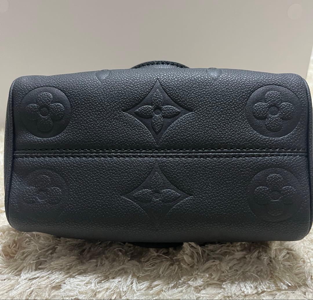 ♡ブラックハンドバッグ