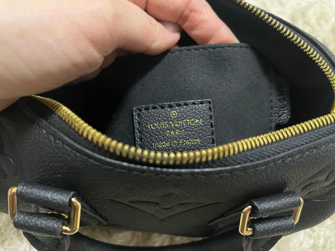 ♡ブラックハンドバッグ