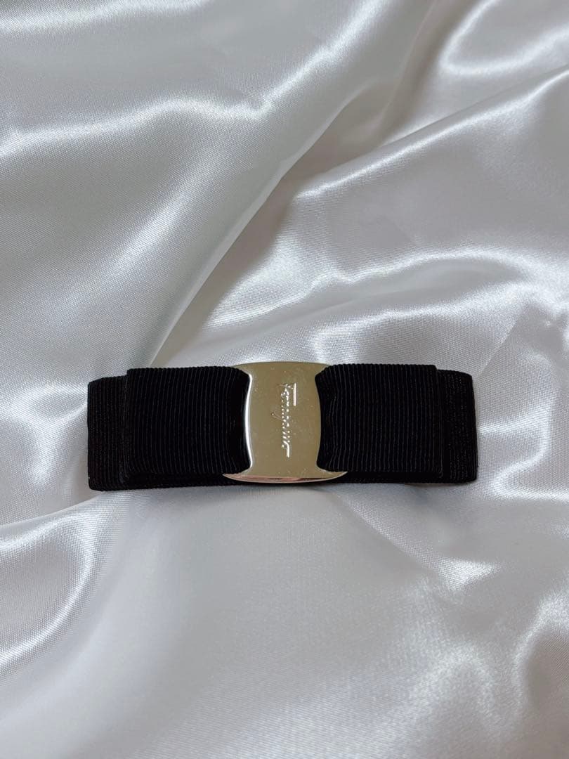 フェラガモ　バレッタ　新品未使用