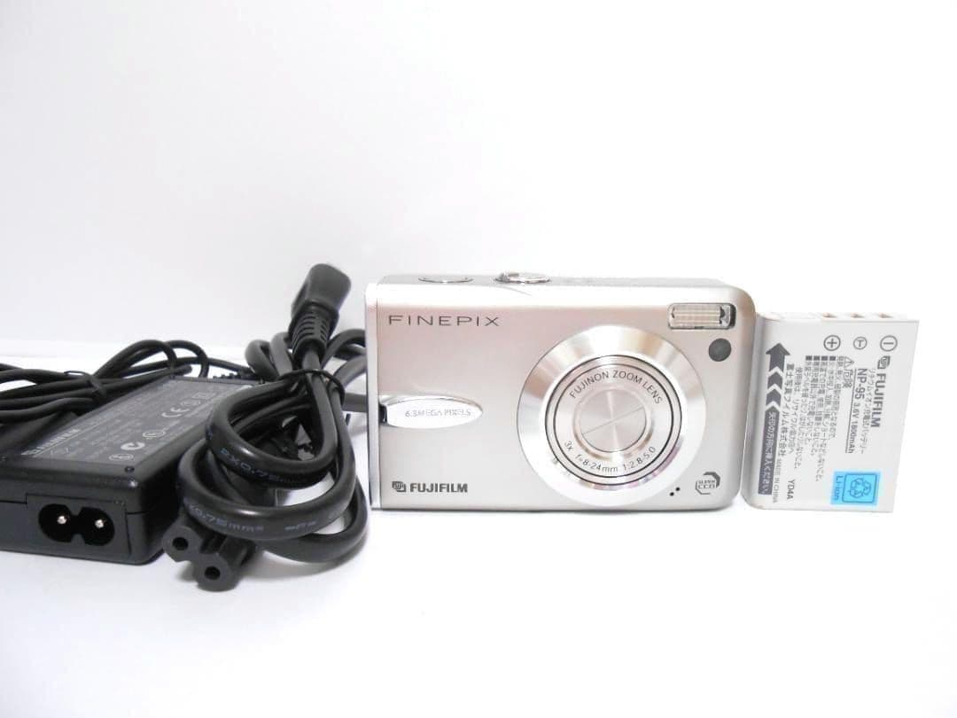 【お値下げ歓迎・美品】 FUJIFILM FinePix F30 シルバー