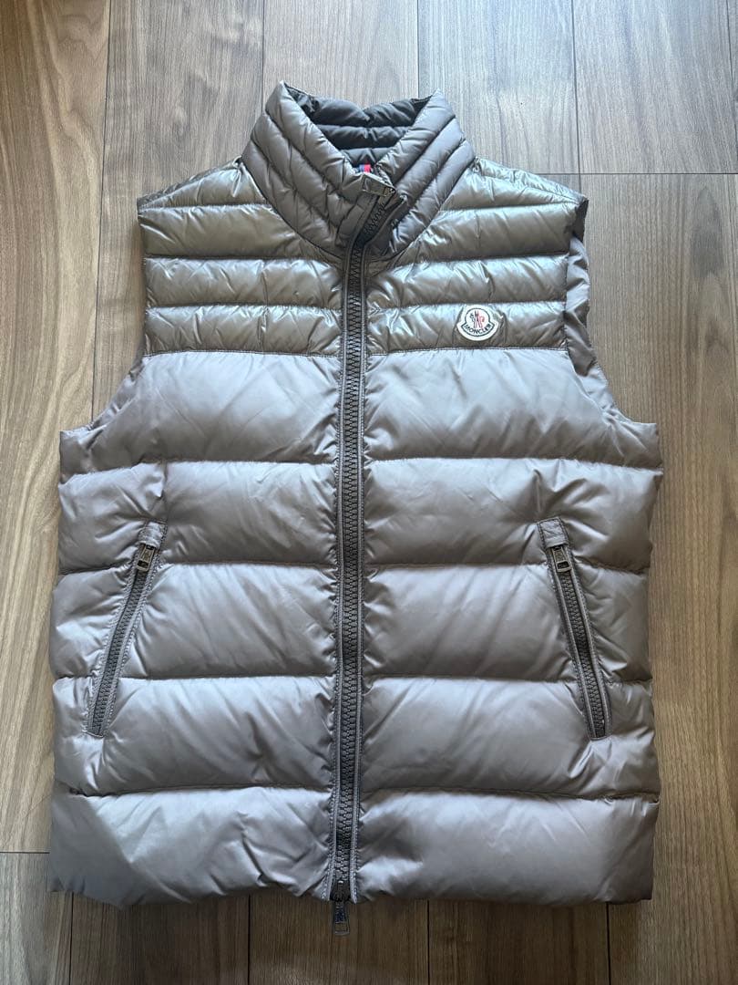 モンクレール ダウンベスト　グレー