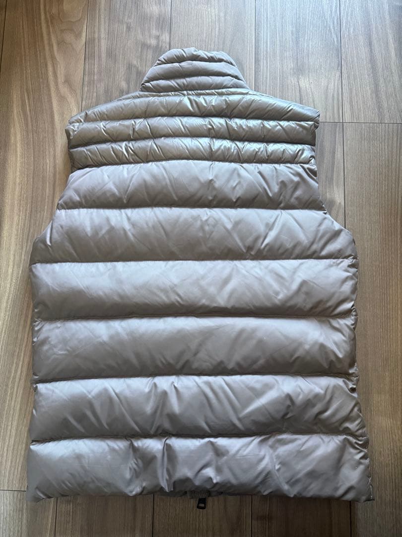 モンクレール ダウンベスト　グレー