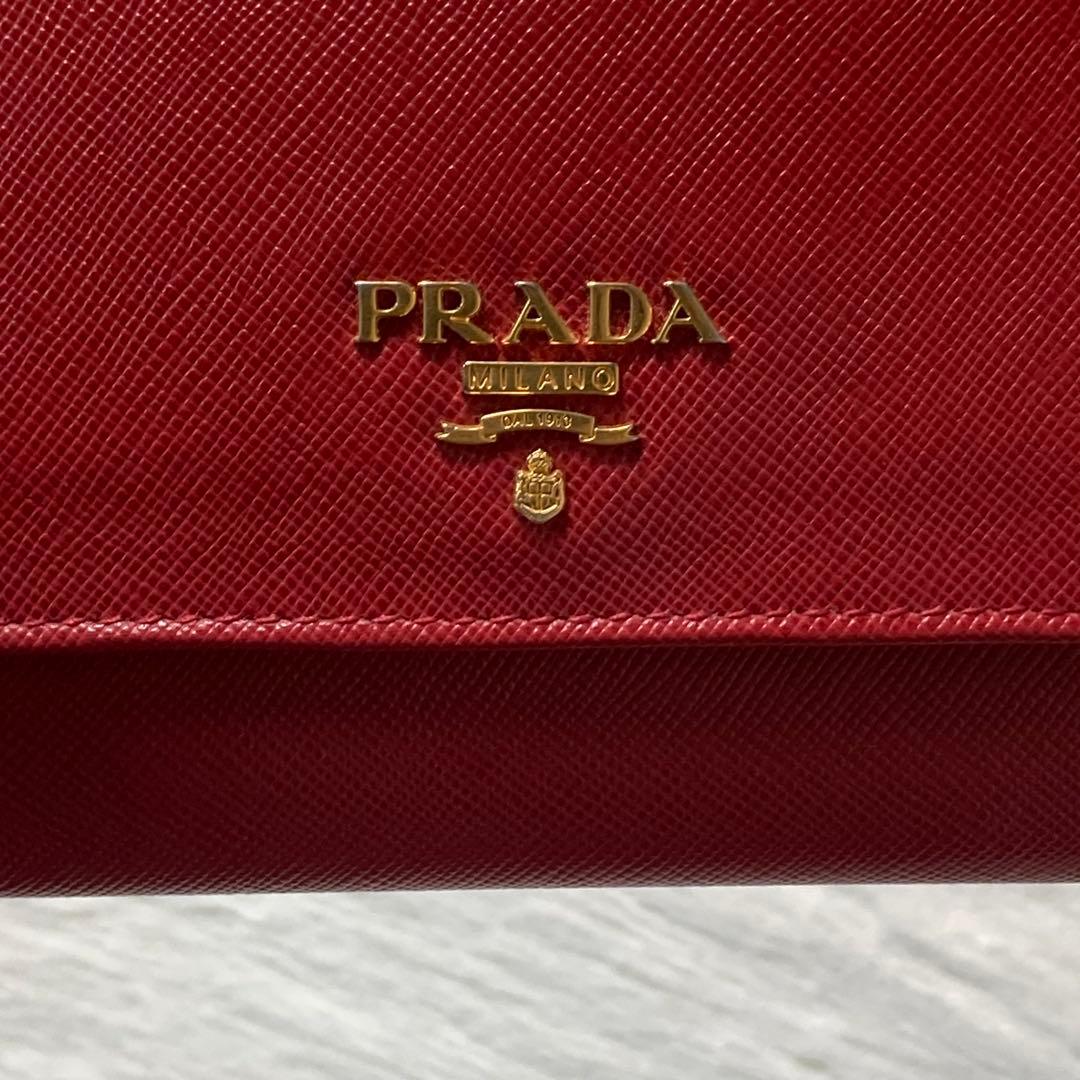 早い者勝ち　極美品　PRADA プラダ　二つ折り　長財布　赤　サフィアーノ
