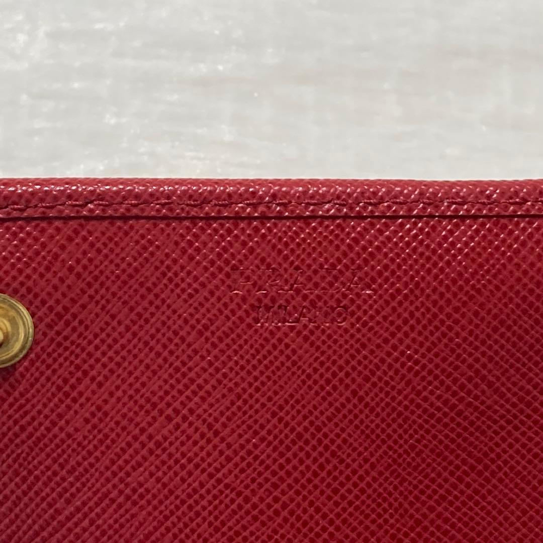 早い者勝ち　極美品　PRADA プラダ　二つ折り　長財布　赤　サフィアーノ