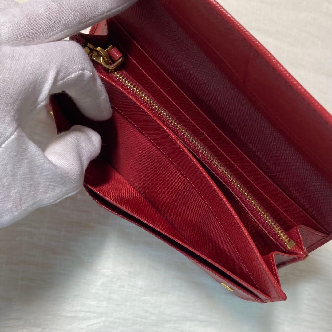 早い者勝ち　極美品　PRADA プラダ　二つ折り　長財布　赤　サフィアーノ