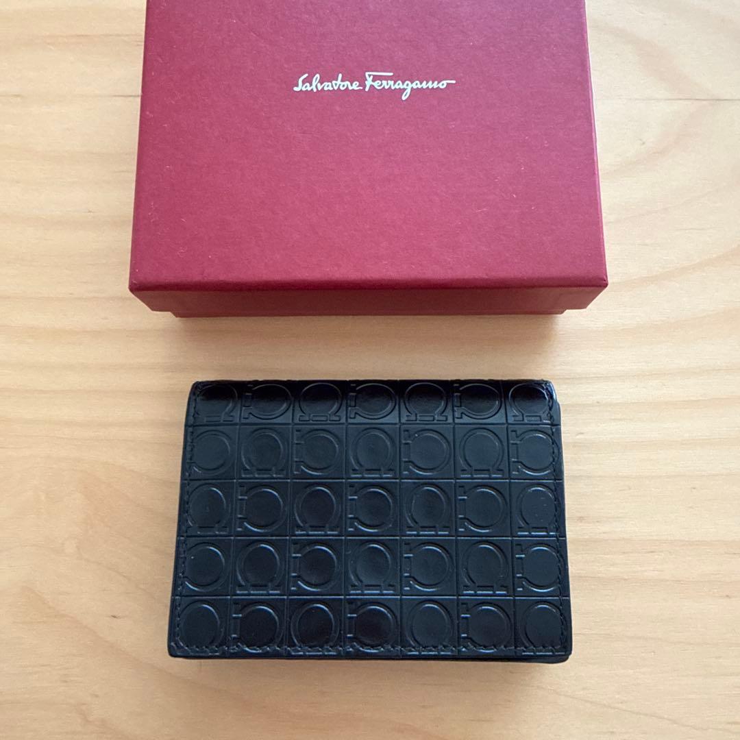 t*o様 フェラガモ　salvatore Ferragamo 名刺入れ　新品未使