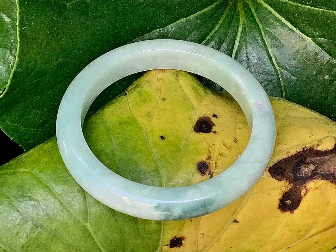 ✳️超絶*親方自信の1点　淡い緑糸魚川翡翠ブレスレット　高品質*高額バングル 鑑別