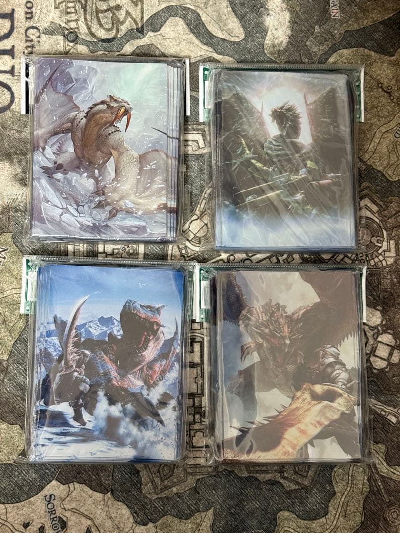 モンスターハンター　スリーブ　4種セット　モンハン