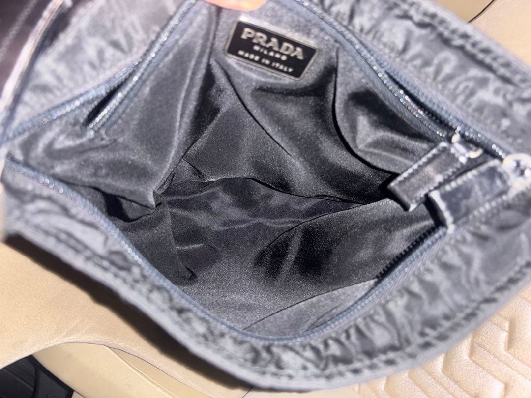 プラダ PRADAブラック ナイロン ショルダーバッグ美品