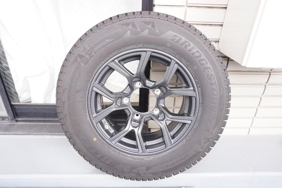 ブリヂストン DM-V2 195/80R15 シエラ スタッドレス ホイール付