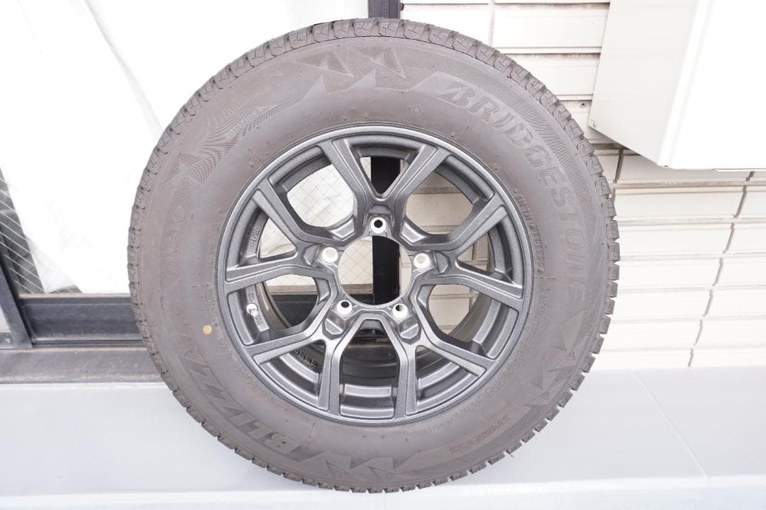 ブリヂストン DM-V2 195/80R15 シエラ スタッドレス ホイール付