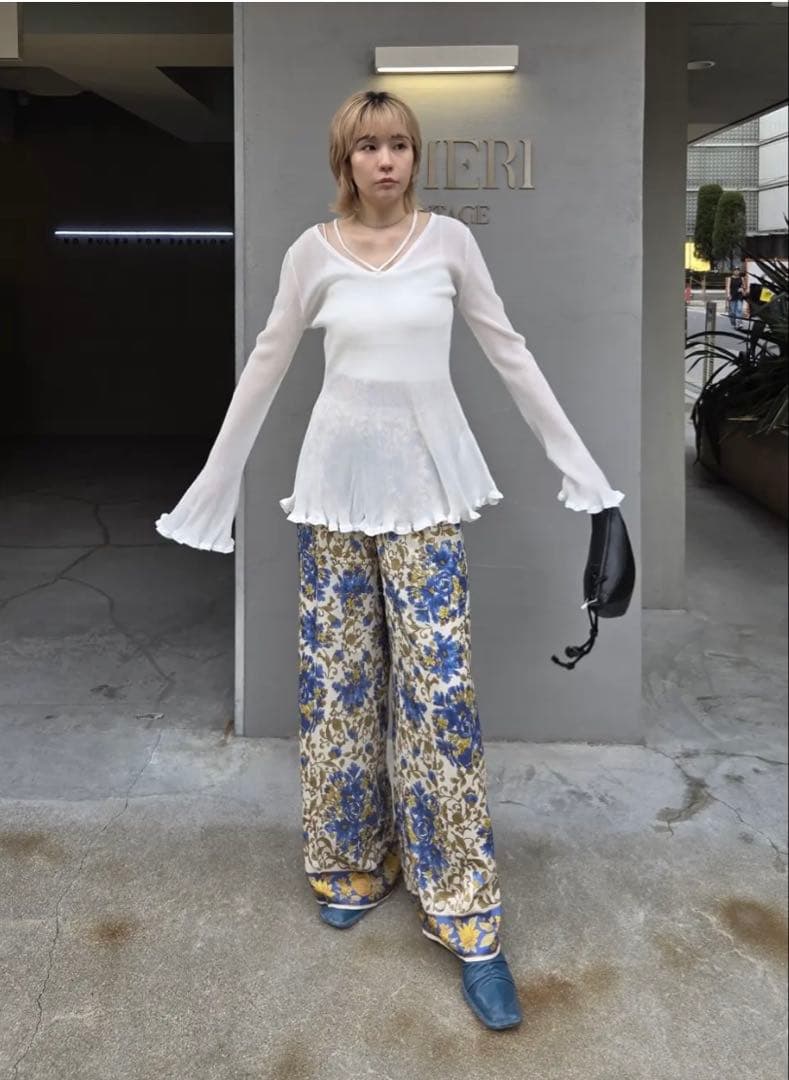 Ameri vintage SHEERFRILLVNECK【着痩せトップス】