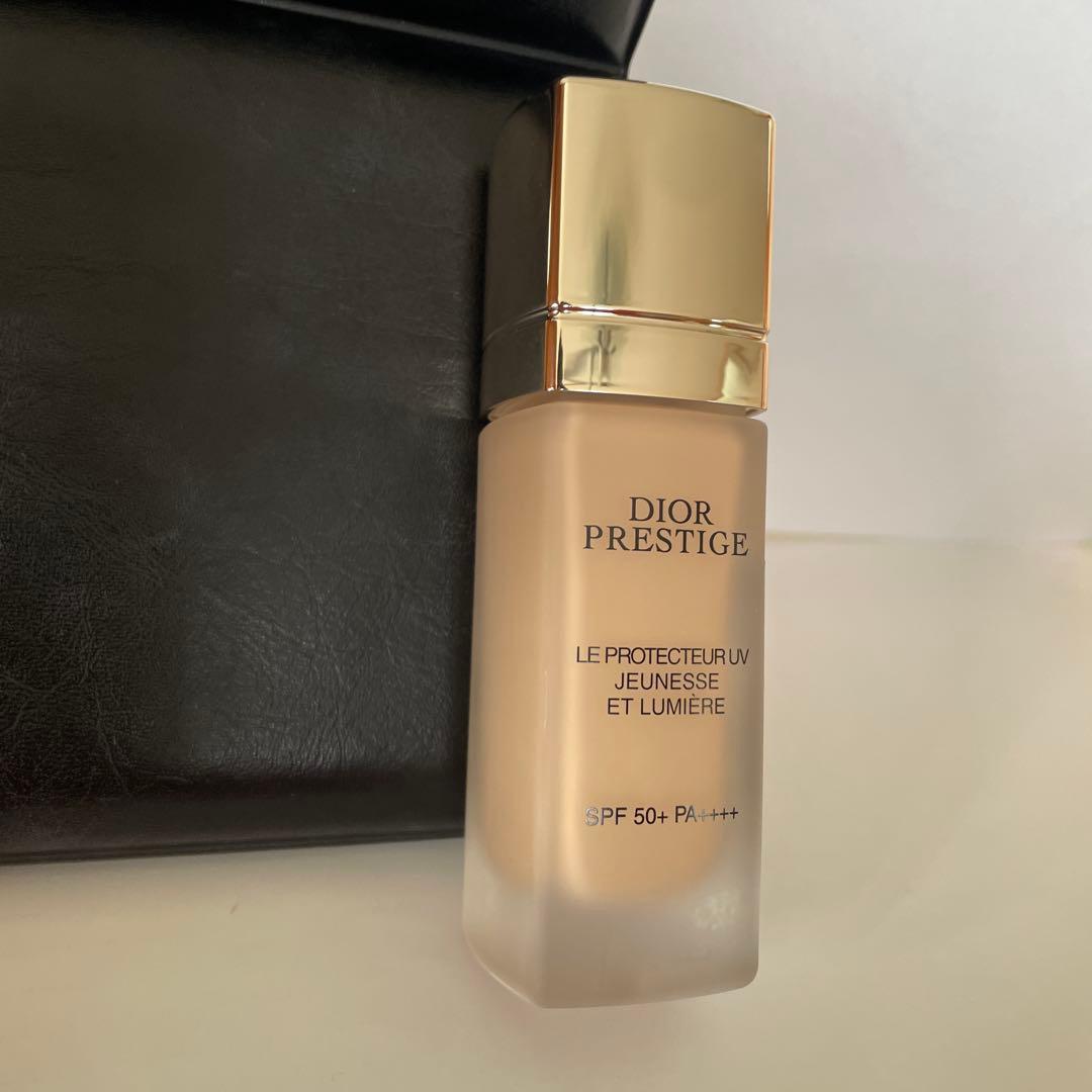 Dior プレステージ　ホワイトル　プロテクターUVルミエール　BB 01