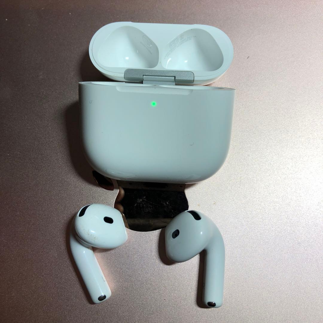 Apple AirPods 第4世代 アクティブノイズキャンセリング搭載モデル