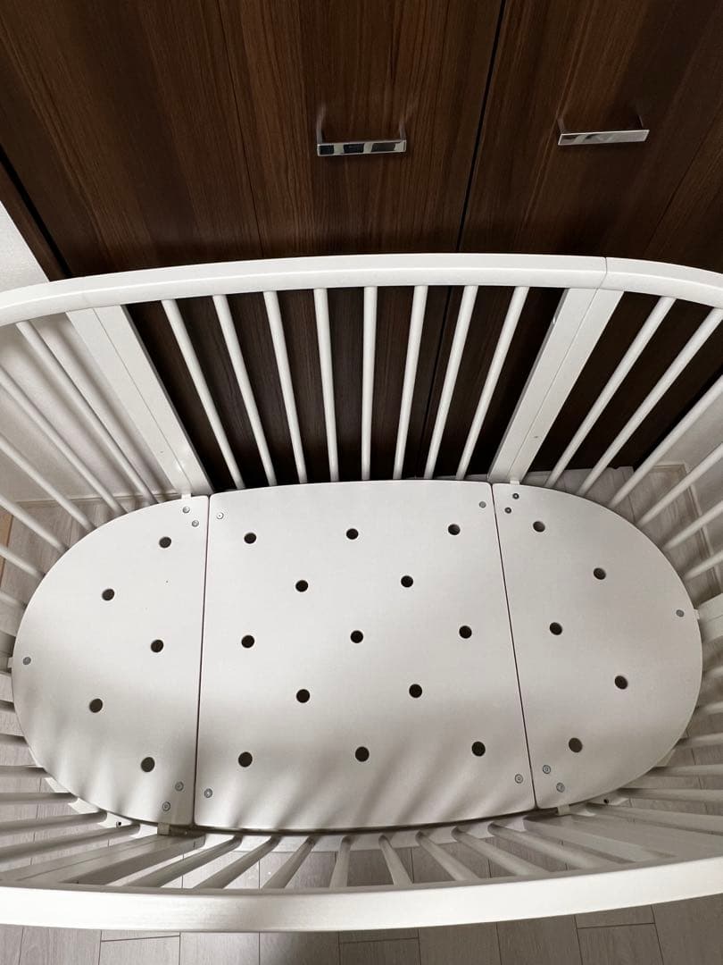 【値下げしました！】STOKKE ベビーベッドセットV3 楕円形 ホワイト