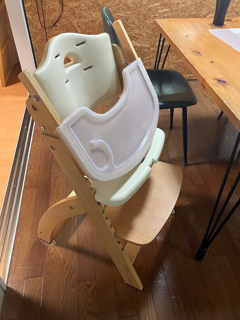 ビヨンドジュニア　ハイチェア