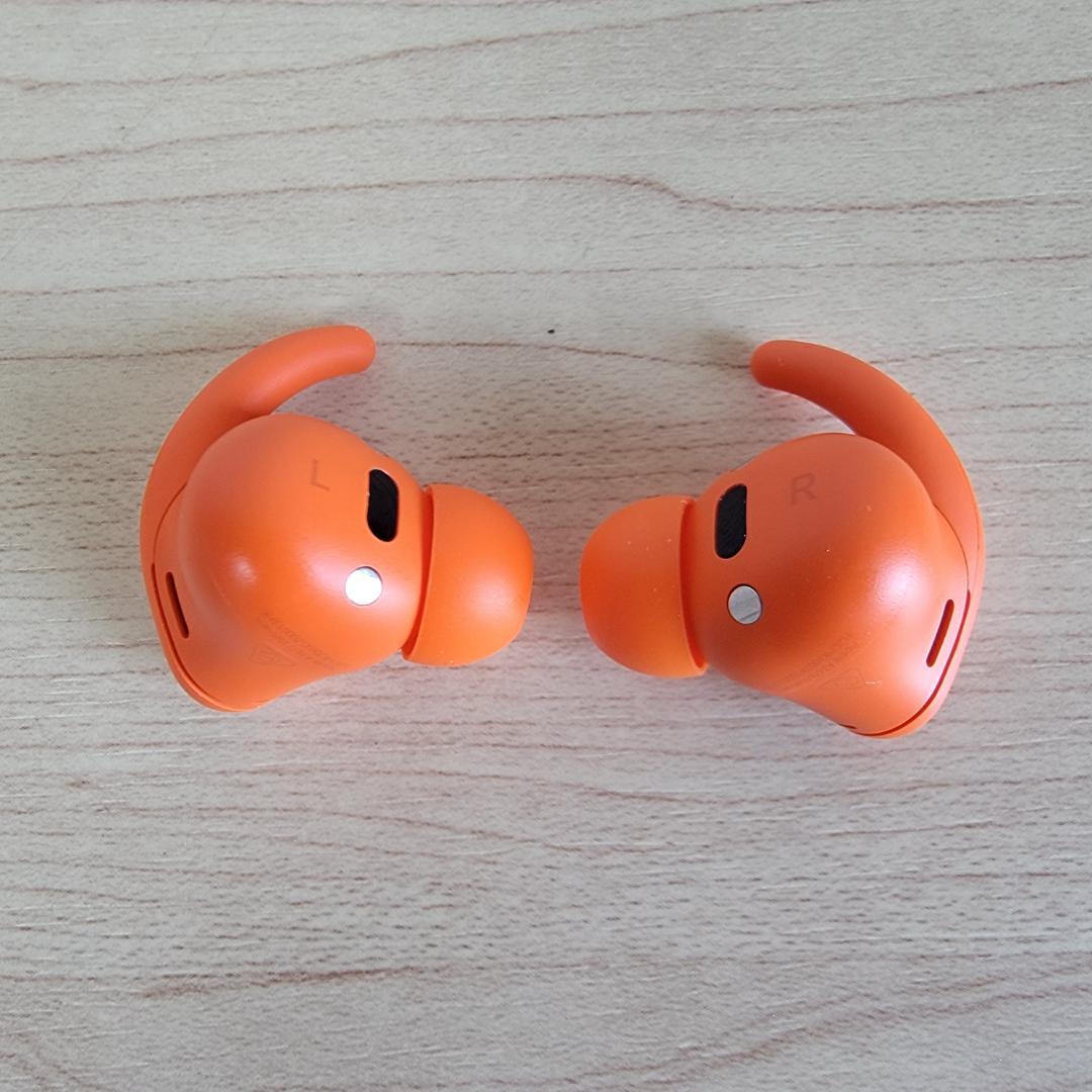 【ほぼ新品】Powerbeats Fit スパークオレンジ