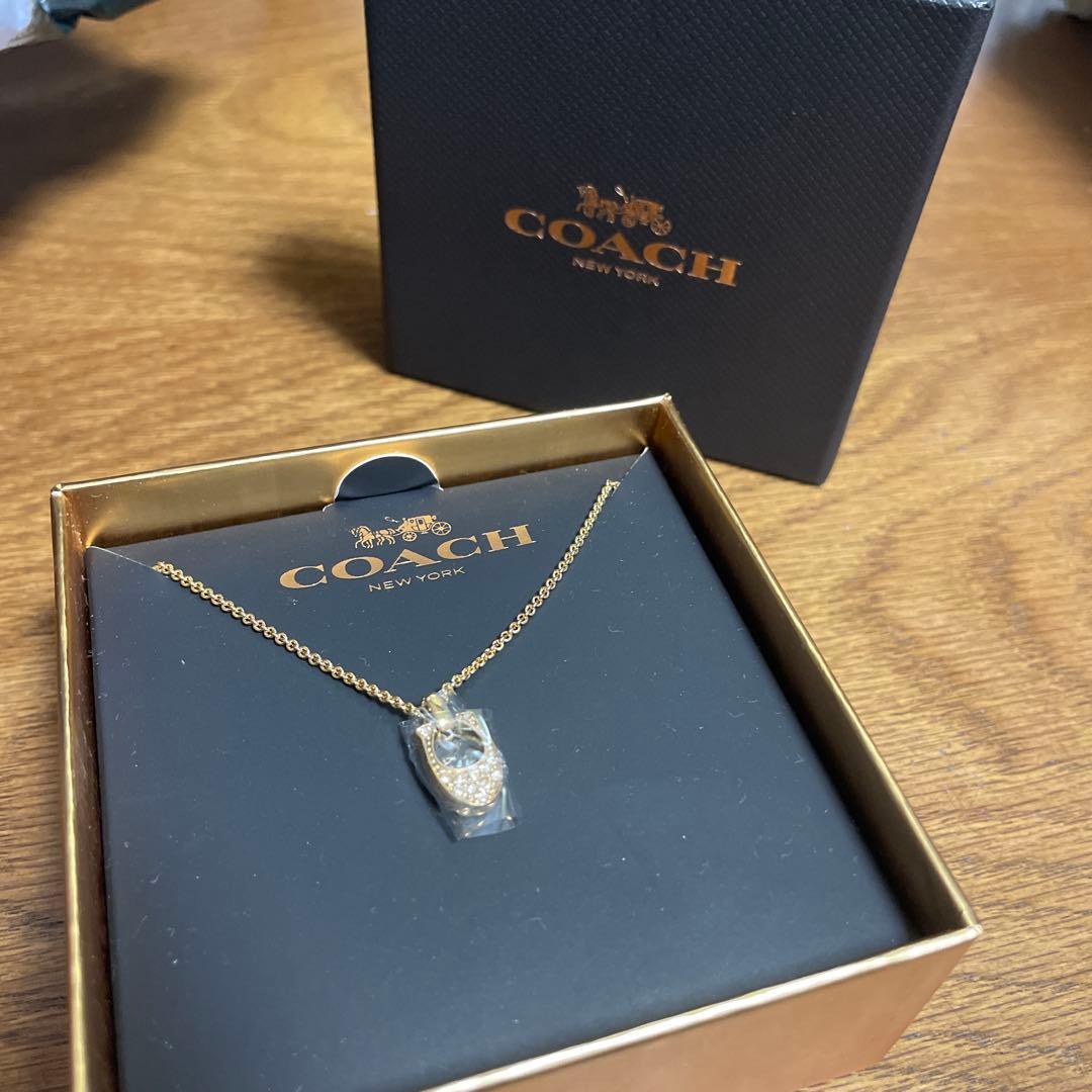 キャプテン　COACH ゴールド ネックレス ストーン付き