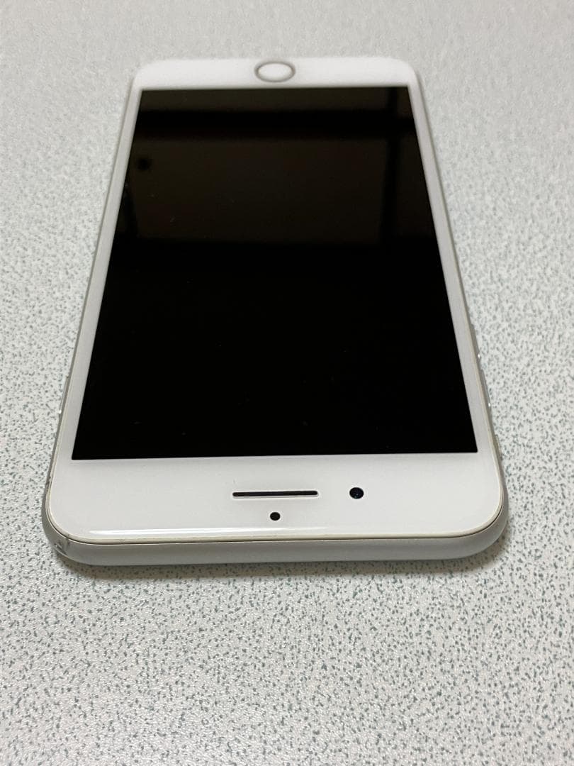 Apple iPhone 8 Plus シルバー