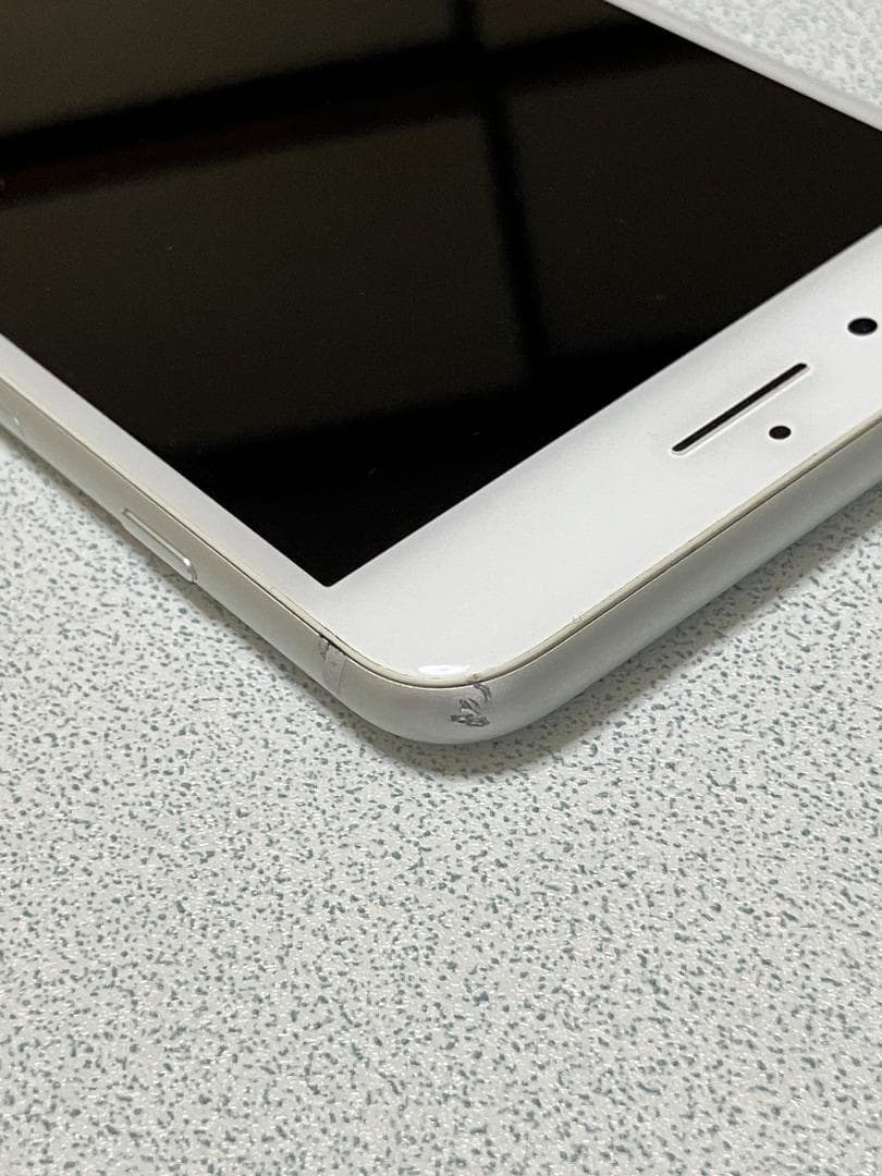 Apple iPhone 8 Plus シルバー