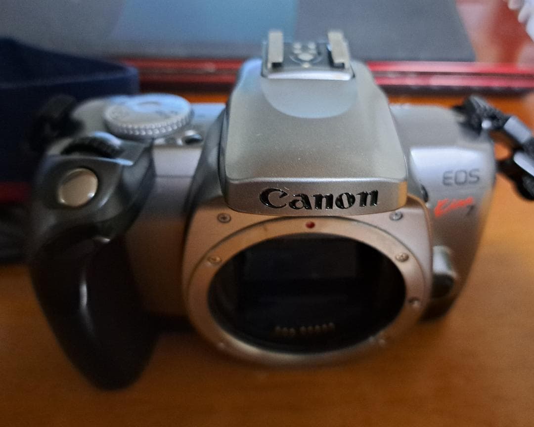 フィルムカメラ Canon EOS Kiss 7