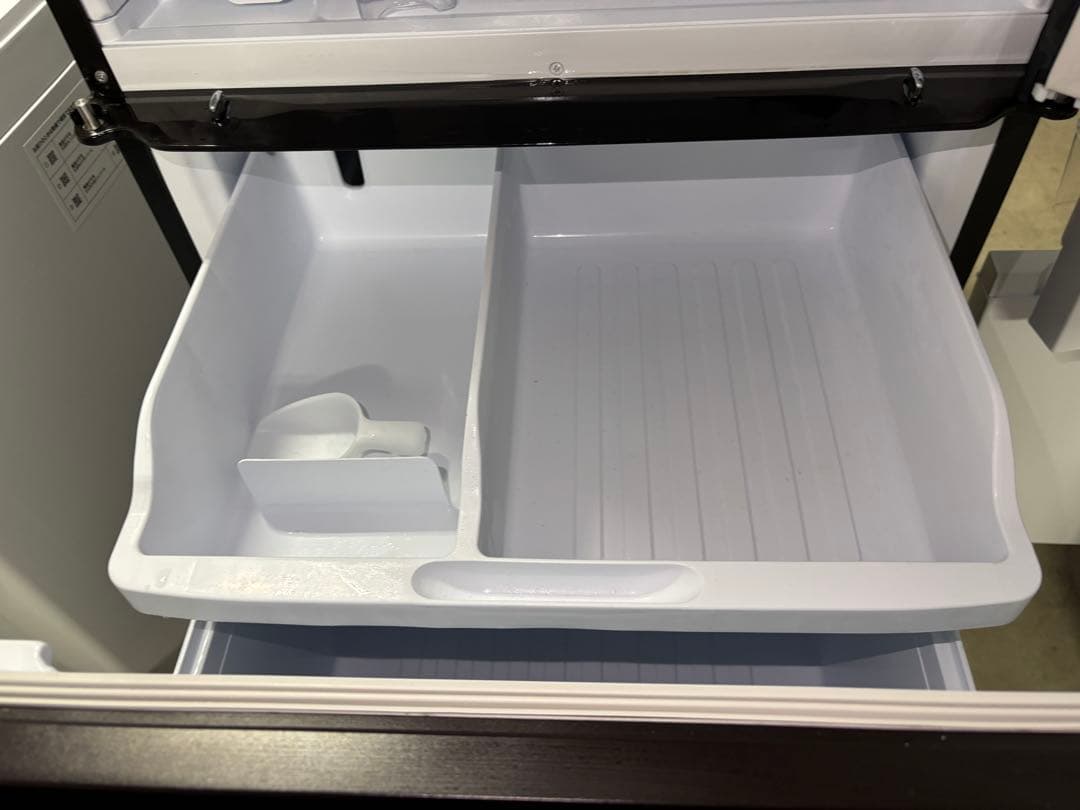 【美品】シャープ 冷蔵庫 SJ-GW35H-R 両開き2022年製T