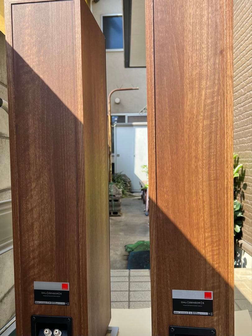 DALI ZENSOR 5 フロアスタンディングスピーカー（木目調仕上げ高品質）