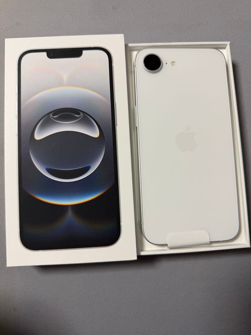 【美品】Apple iPhone16e 128GB ホワイト 充放電約50回