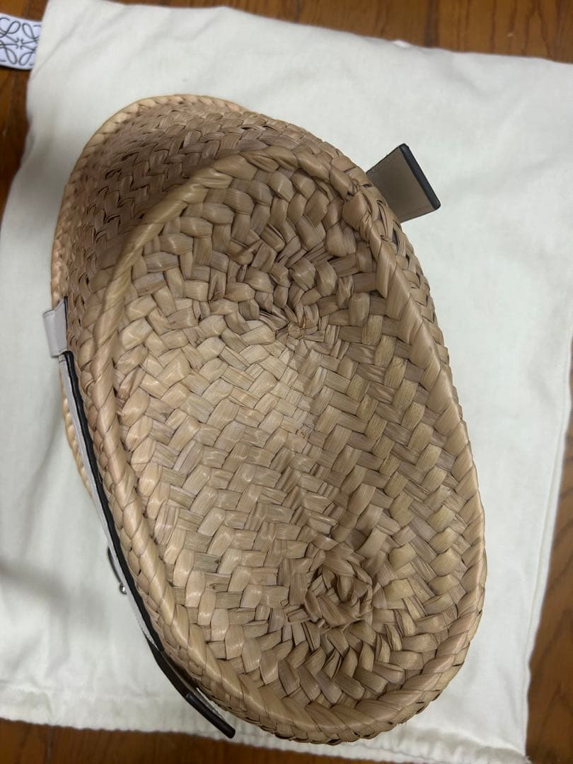 ロエベカゴバック　スモール白