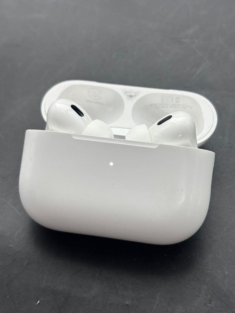 j*6様 A17833 AirPods pro 第2世代 A2698/2699/