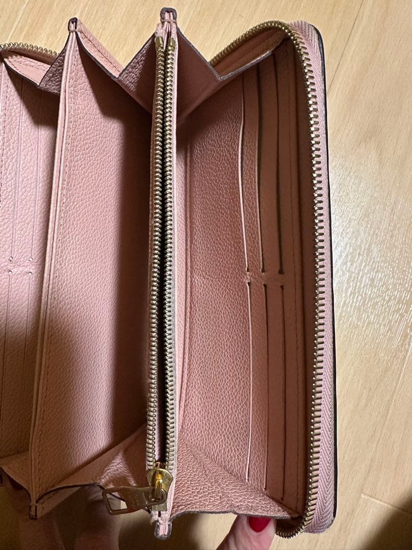 Louis Vuitton ピンク エンボス長財布