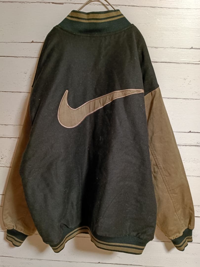 【訳あり】ナイキ スタジャン 刺繍ロゴ バイカラー タグビッグ