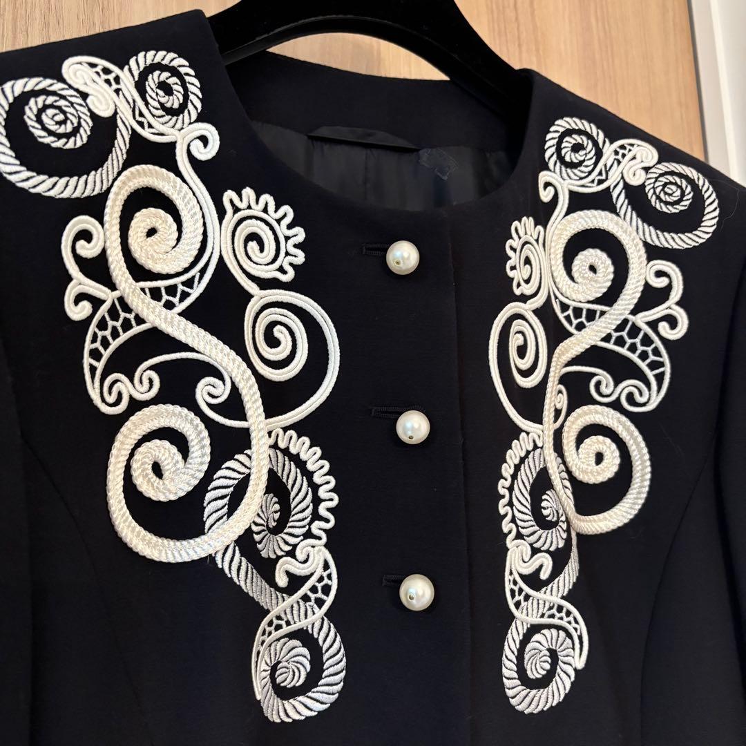 ESCADA CONTURE テーラード ジャケット ノーカラー　38 刺繍 花