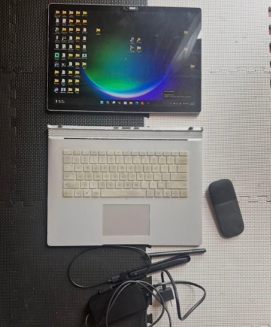 Microsoft Surface Book 2 15インチ