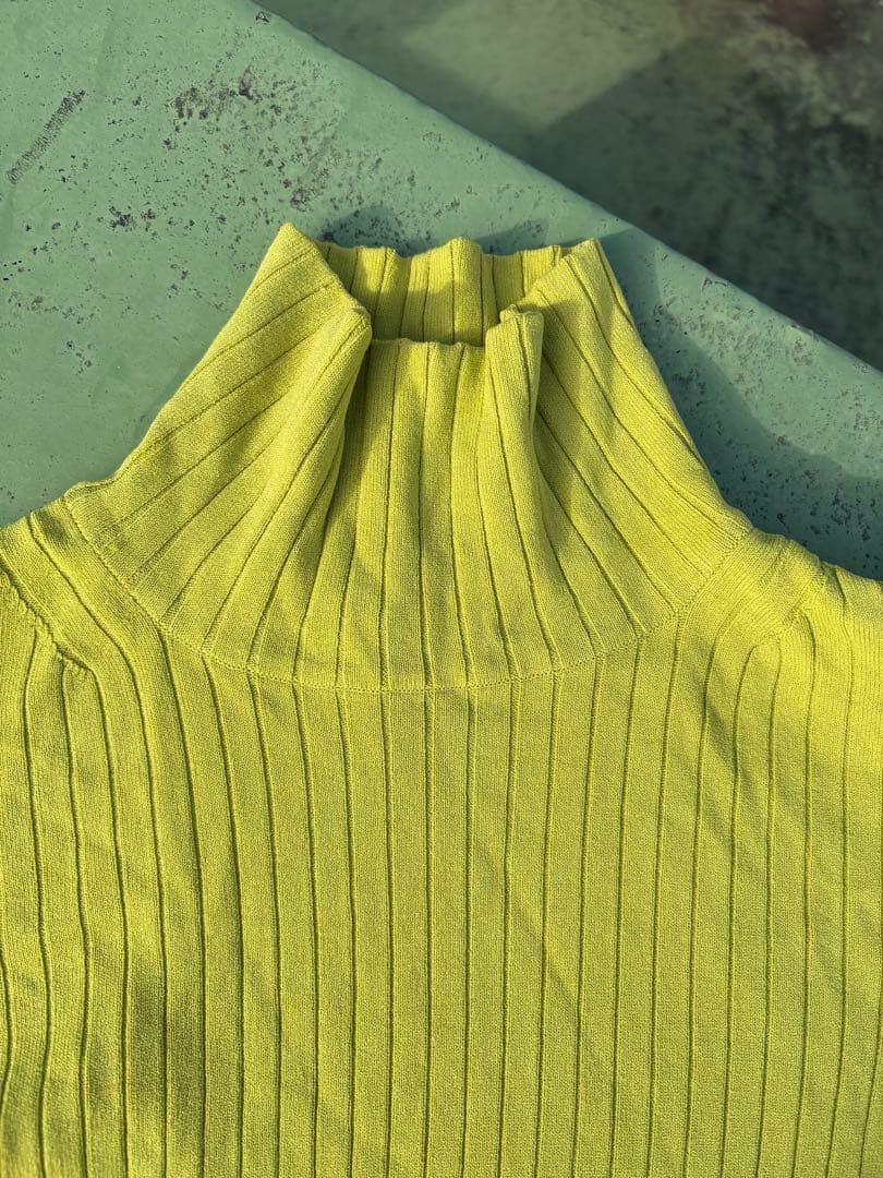 リブ編み ライムグリーン タートルネック ボディスーツ　FUMIKAUCHIDA