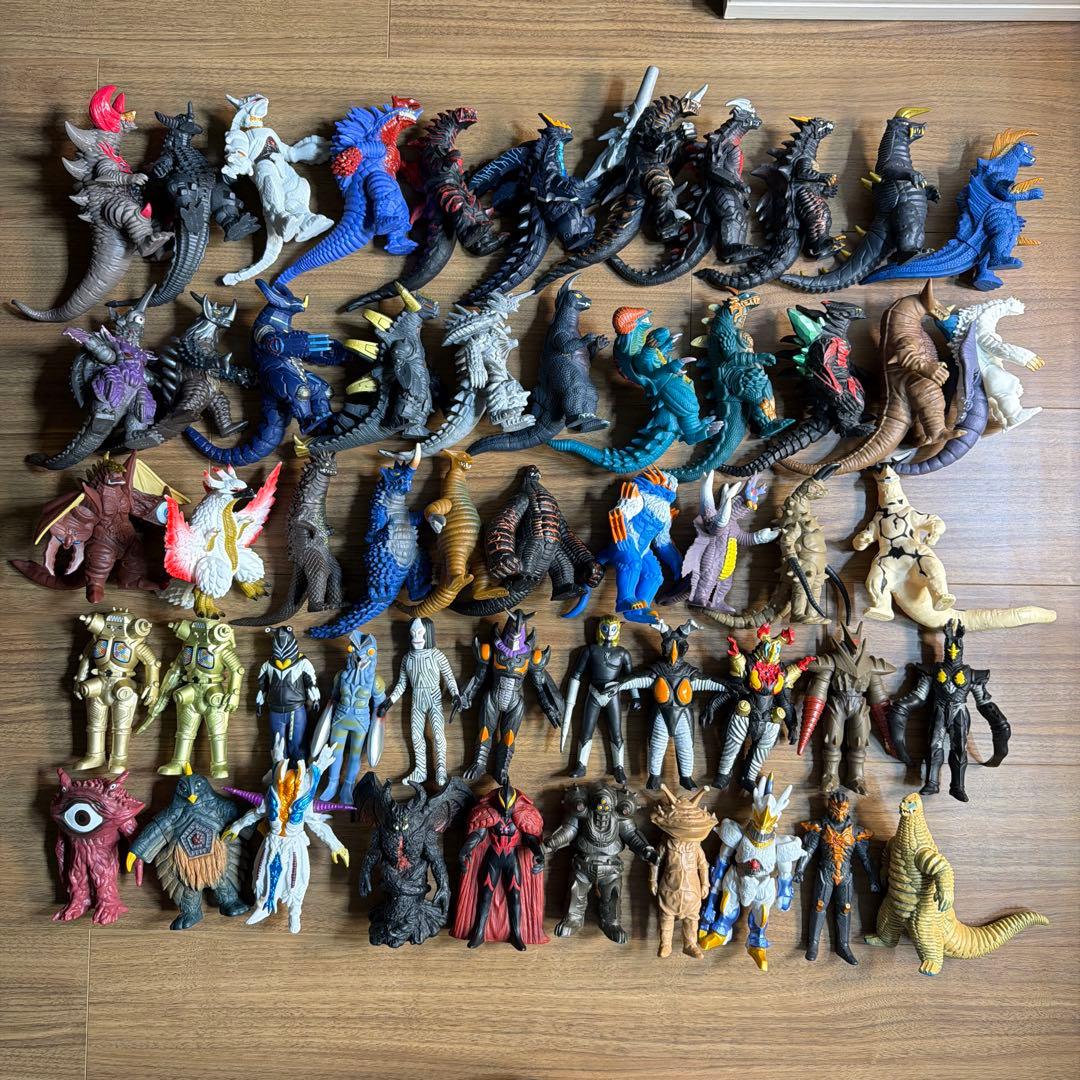 うーでぃー　ウルトラマン44体と怪獣53体まとめ売り