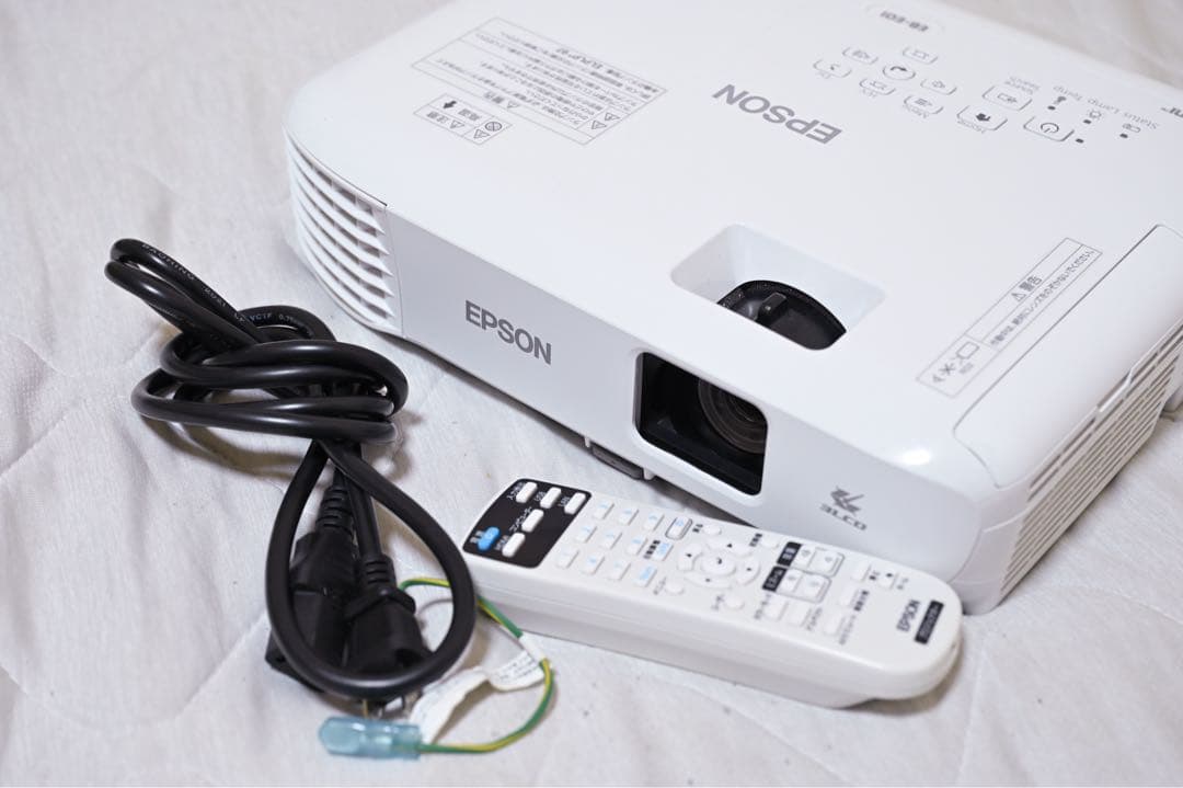 値下げしました【美品】EPSON プロジェクター本体 EB-E01 H971D