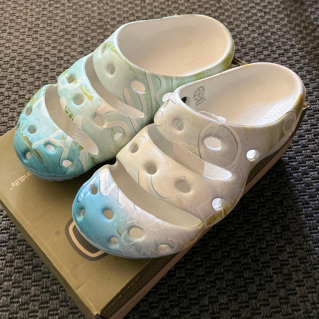 の*ん様 Keen 青と白のグラデーションサンダル　未使用品