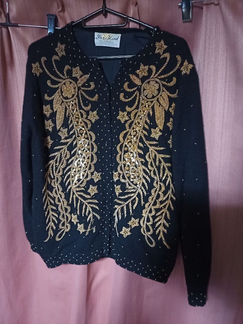 逸品物一品物　黒の刺繍入りアンゴラニットカーディガン　香港製Y2K