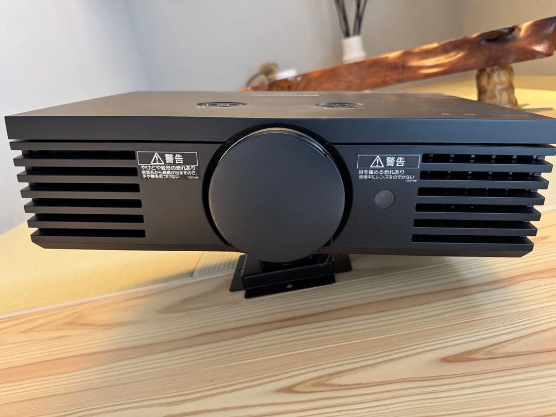 Panasonic 液晶プロジェクター「TH-AE1000」　天吊金具付　中古