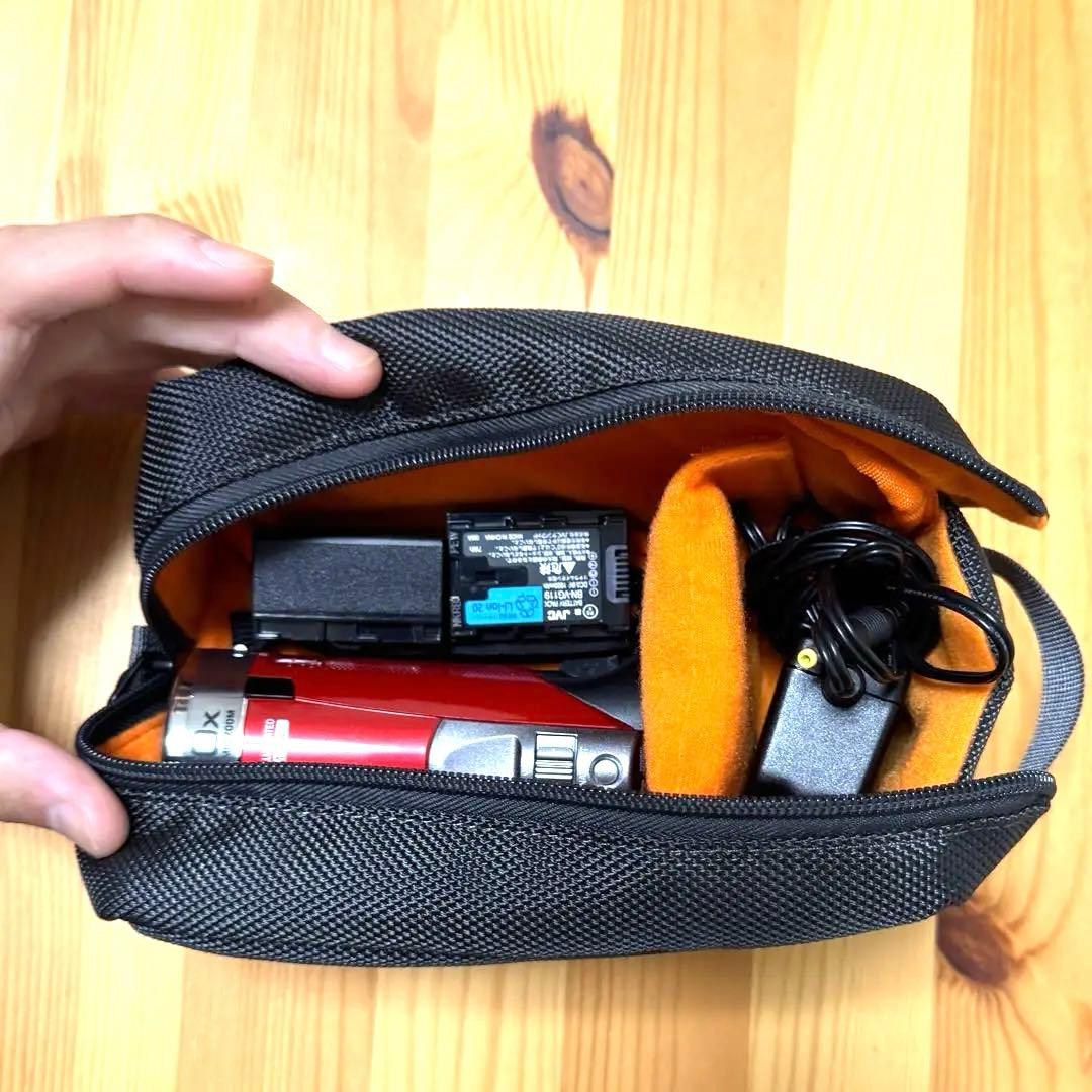 JVC GZ-E750-R 赤 本体 充電器・バッテリー2個・ケース付き