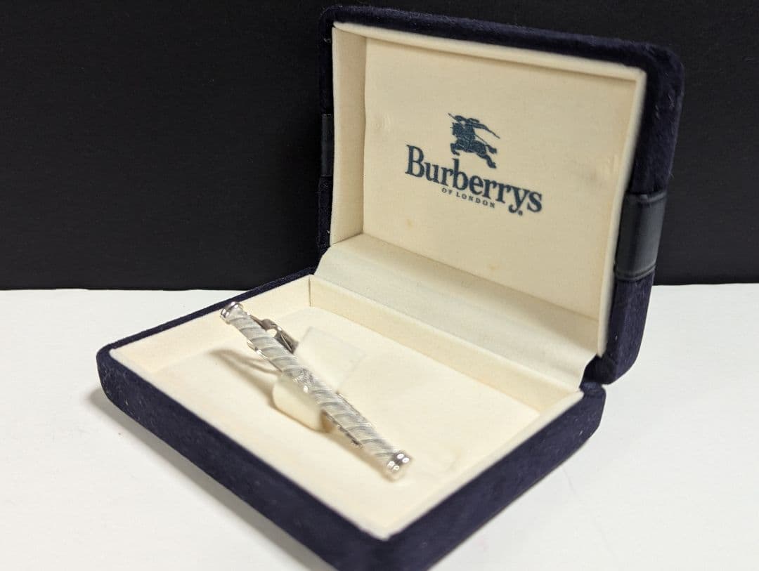 BURBERRY　ネクタイピン