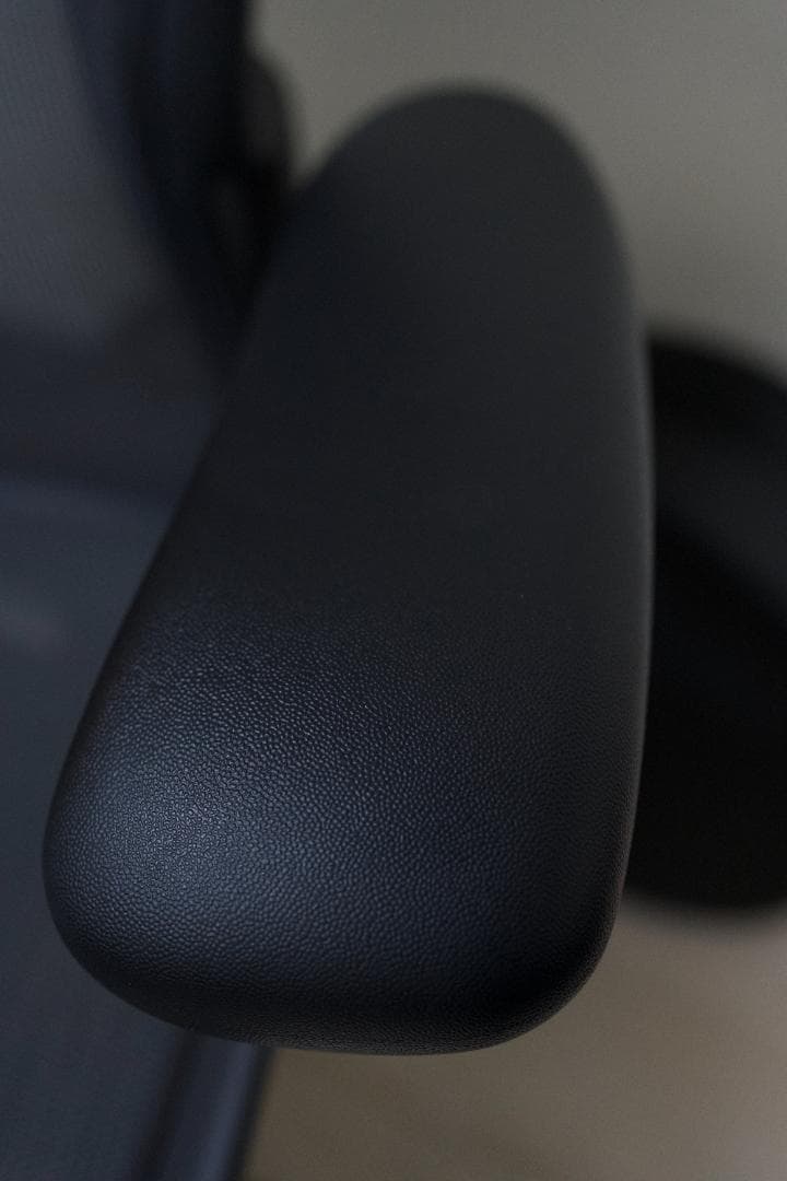 ハーマンミラー　アーロンチェア　リマスタード　ライト　Bサイズ　2021/02